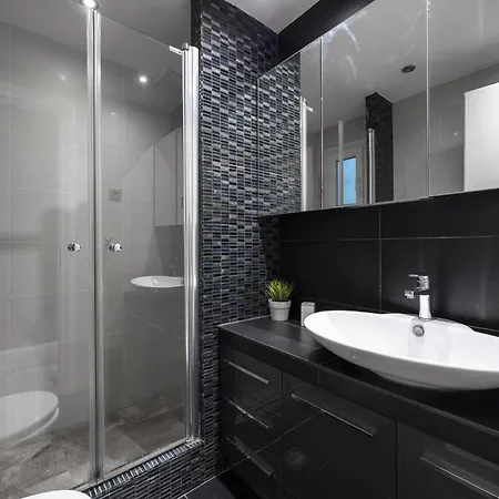 Sea Aura Luxury View, Nilie Hospitality Mgmt *